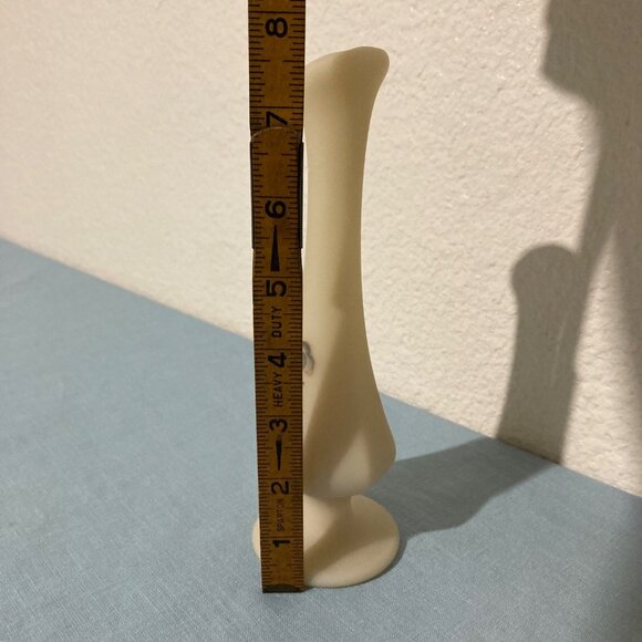 Fenton Art Glass Custard Stretch Swung Bud Vase With Hand Painted Wild Flowers - Picture 7 of 7